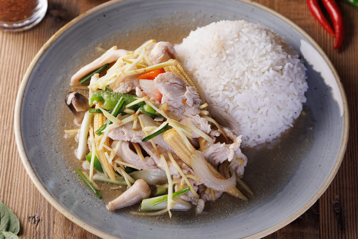 111. Émincé de Poulet Sauté au Gingembre - Manira Wokshop