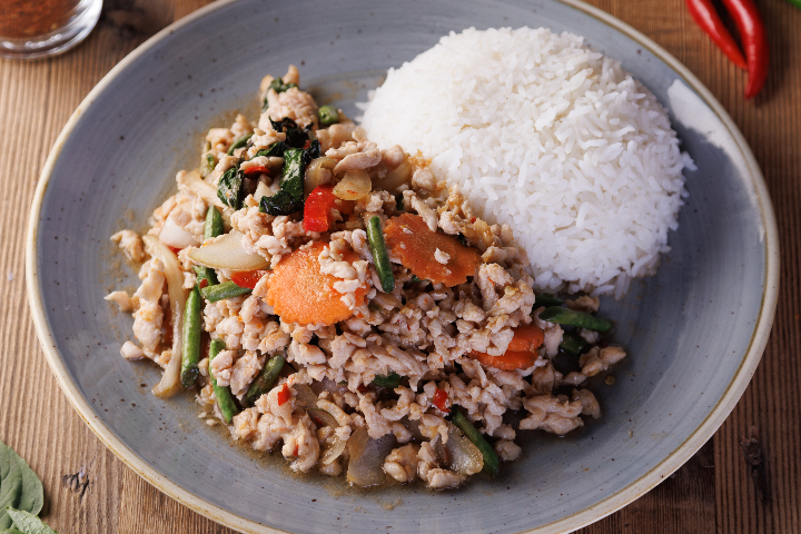 112. Poulet Haché Sauté au Basilic Thaï - Manira Wokshop