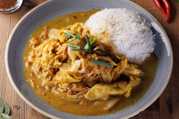 121. Émincé de Poulet à la Sauce Satay - Manira Wokshop