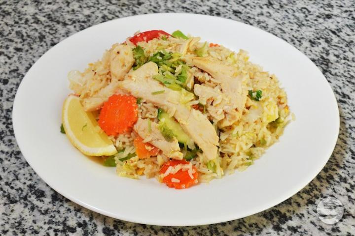 123. Riz sauté aux Légumes et Poulet - Manira Wokshop