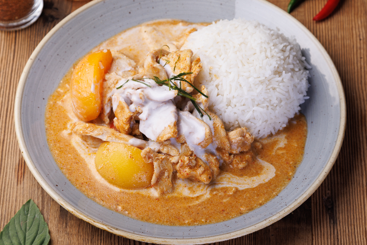 125. Émincé de Poulet à la Pêche - Manira Wokshop