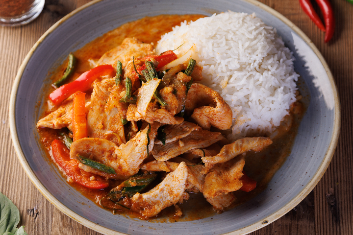 126. Émincé de Poulet à la Sauce Piquante - Manira Wokshop