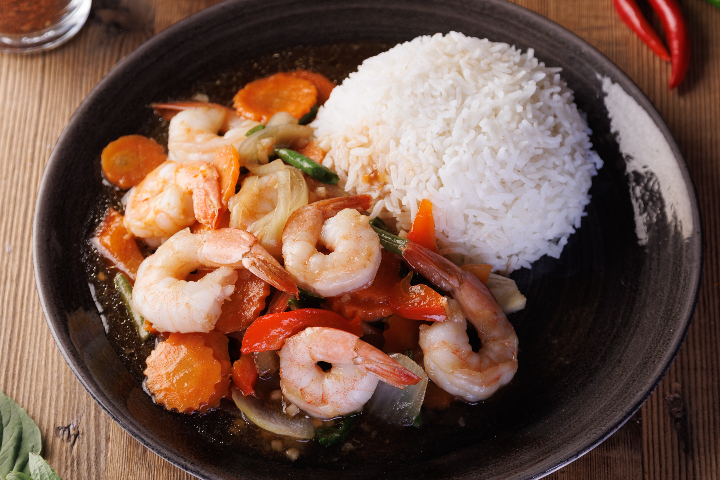162. Crevettes Sautées au Basilic Thaï - Manira Wokshop