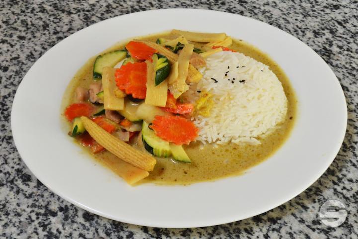 182. Légumes au Curry Vert - Manira Wokshop