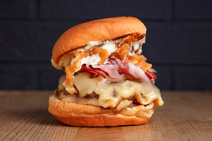 Verbier Juicy Lucy - Black Tap - Craft Burgers & Beer
