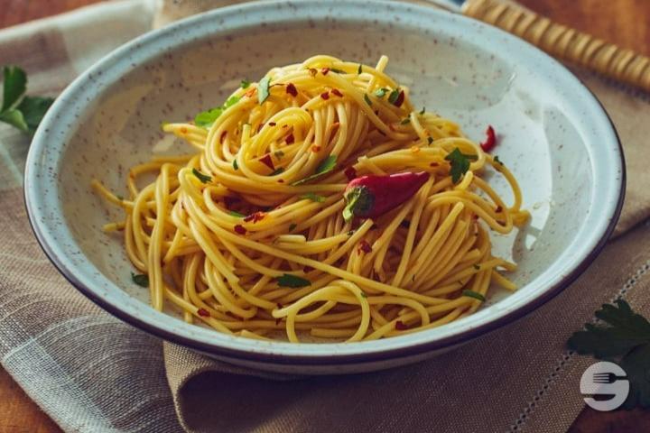 Spaghetti Napoli - Pizza Banoo
