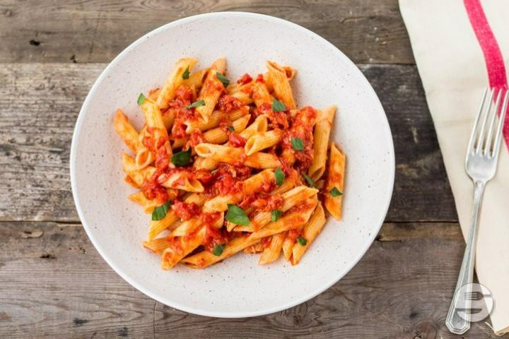 Penne all'Arrabbiata - Pizza Banoo