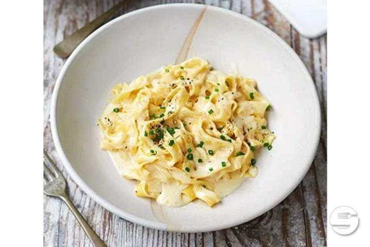 Tagliatelle Alfredo - Pizza Banoo