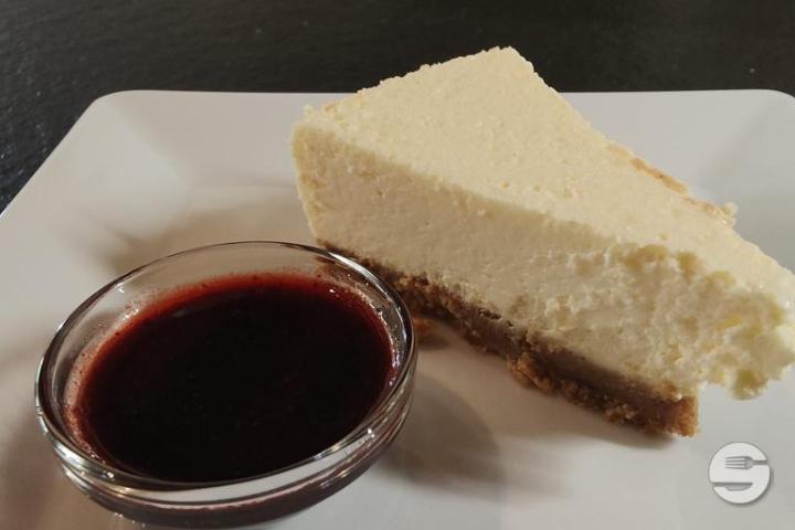 Cheesecake et Coulis de Fruits Rouges - Arômes et Saveurs