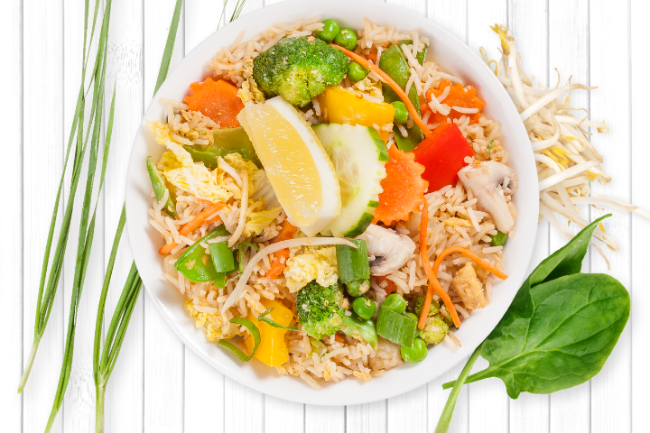 Gebratener Reis mit frischem Gemüse und Eiern - My Thai