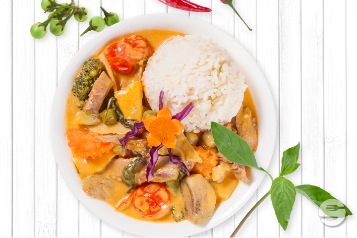 Rotes Curry mit Gemüse und Pangasiusfilet - My Thai