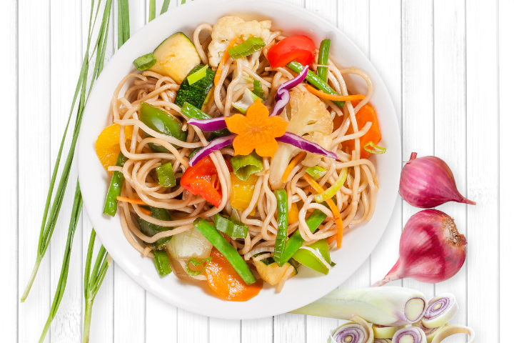 Gebratene Mie-Nudeln in Sojasauce mit Crevetten - My Thai