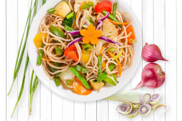 Gebratene Mie-Nudeln mit Crevetten und Krachay - My Thai