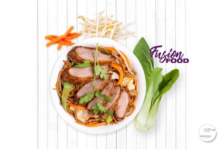 Gebratene Nudeln in Teriyakisauce mit knuspriger Ente - My Thai