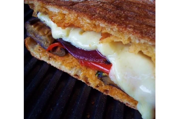 Yummy toasted Sandwich Veggie - Yummy!Express