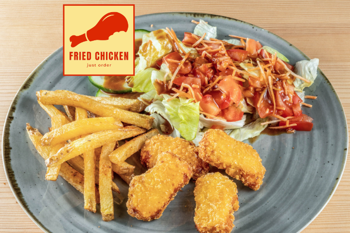 5 Crunchy Nuggets und gemischter an Hausdressing - Fried Chicken