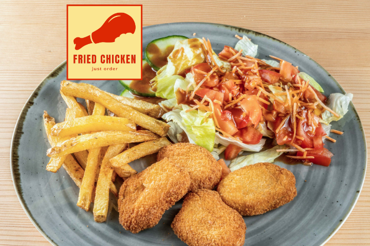 5 Fried Chicken Nuggets und gemischter Salat an Hausdressing - Fried Chicken