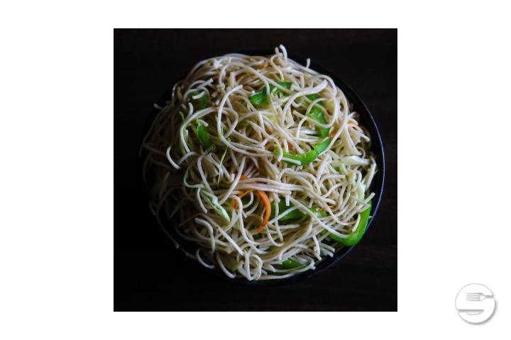 Gebratene Nudeln Chowmein - KONGPO
