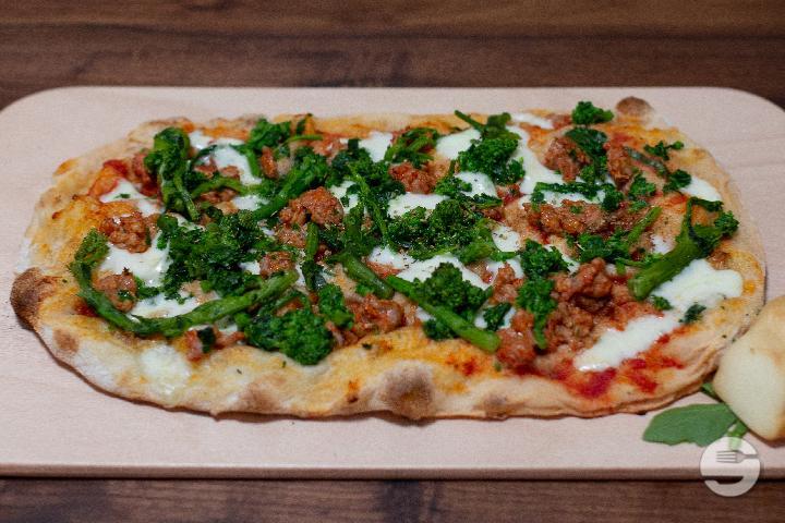 Pinsa Salsiccia e Cime di Rapa ( Rübengrün) - Da Zero