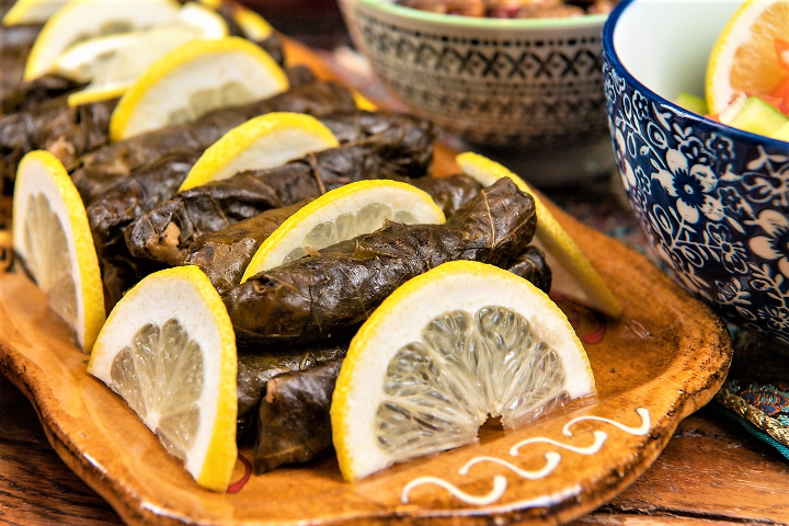 Gefüllte Weinblätter / Dolmeye Barg (Vegan) - NUUH Persian Cooking