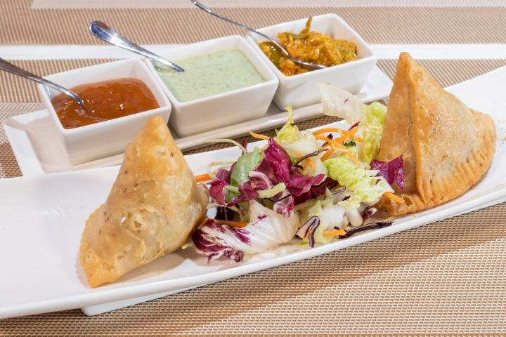 Traditional Samosas - Restaurant Mahi