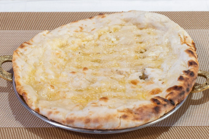 Naan Garlic - Restaurant Mahi