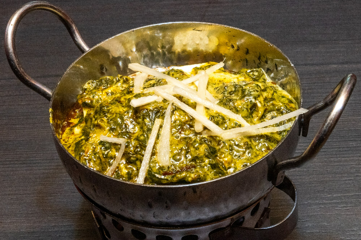 Beef Saag - Restaurant Mahi