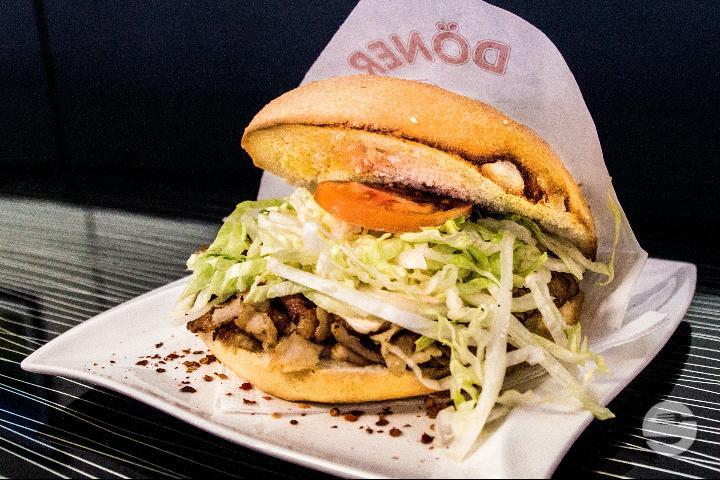 Döner Kebap Teller - Zeit zum Pizza