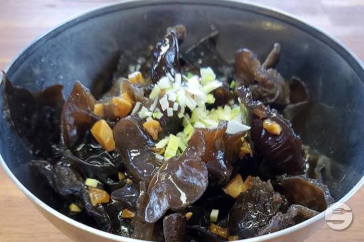 Marinated Black Mushrooms - Noodles Bar