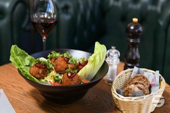 Vegetarian Salad - Lucky Brothers