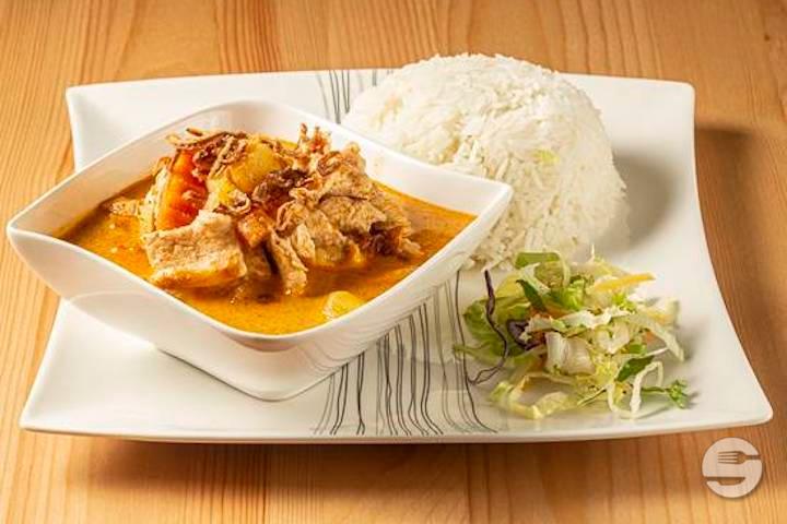 Beef with Massamann Curry - Tamnanthai