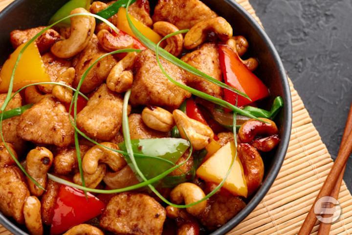 Stir-Fried Chicken with Cashew Nuts - Tamnanthai