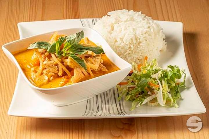Red Curry Chicken - Tamnanthai