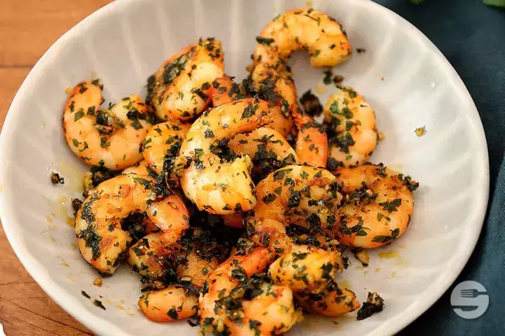 Stir-Fried Shrimps with Garlic - Tamnanthai