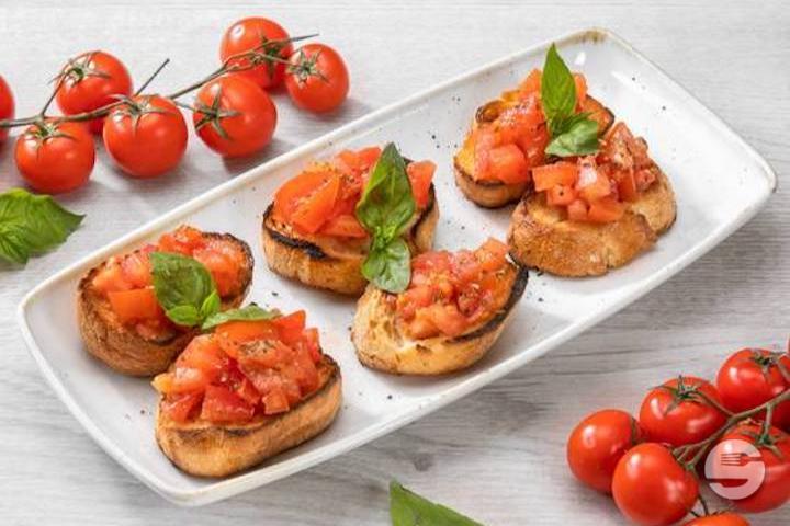 Bruschetta al Pomodoro - La Piazza
