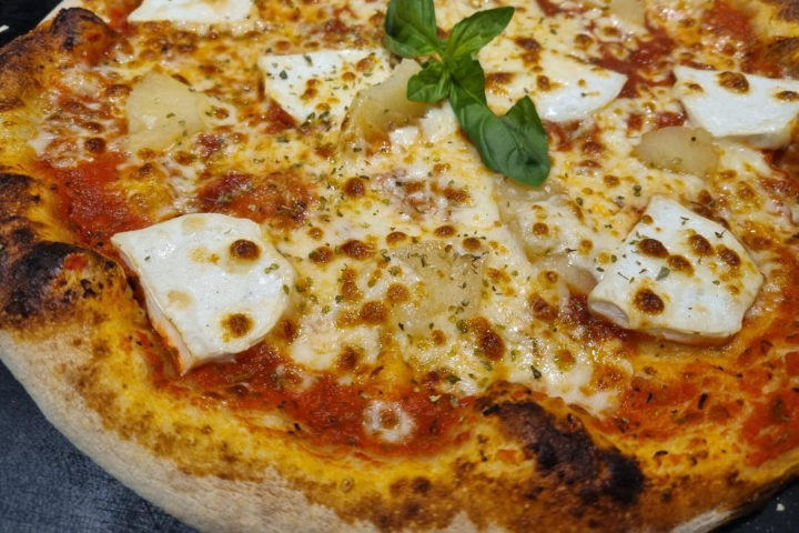Pizza Tropicana - Casa Fenicia