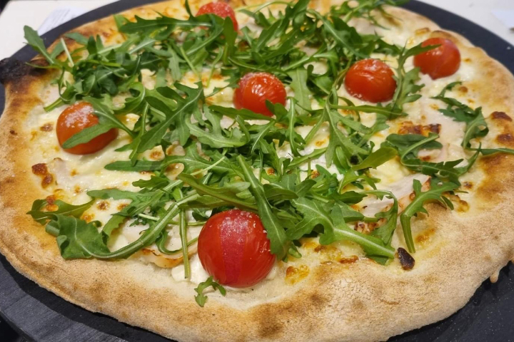 Pizza Cesar - Casa Fenicia