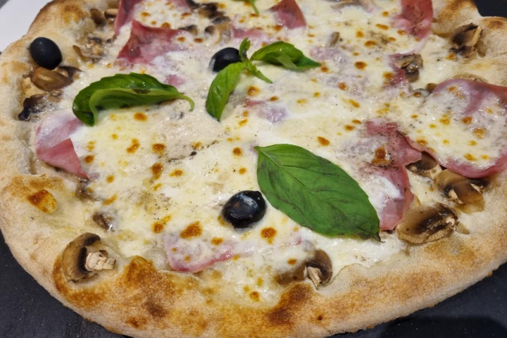 Pizza Casa Fenicia - Casa Fenicia