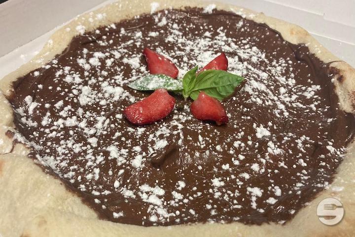 Pizza with Nutella - Casa Fenicia