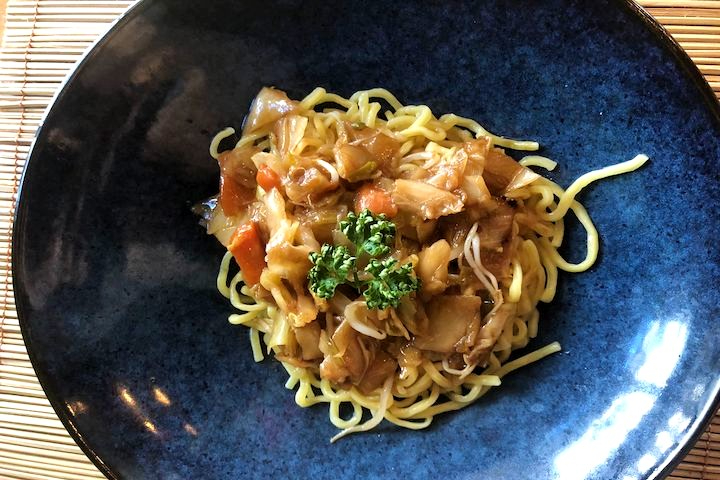 Yasai Yakisoba Street food Osaka - L'Atelier Tokyo
