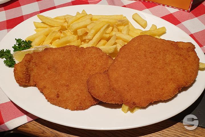 Pouletbrustschnitzel Nature - Bierhalle Wolf