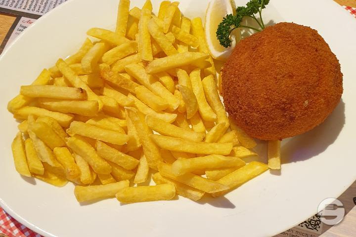 Schweins-Cordon bleu Diavolo - Bierhalle Wolf
