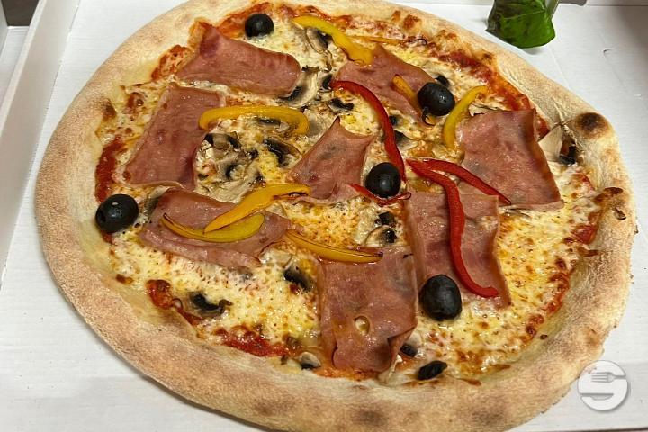 4 Seasons - V12 Pizza & Tacos