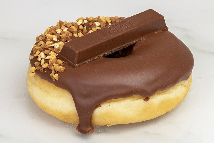 Kit Kat donut - Glory Donuts Bern