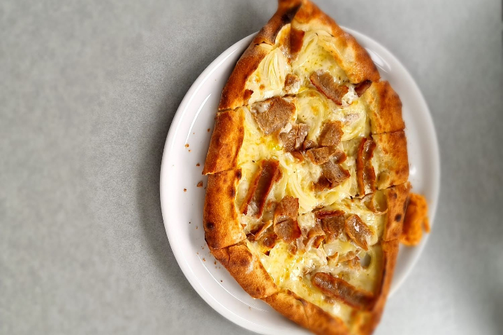 Pide with Kebab - Bistro Zollwyde