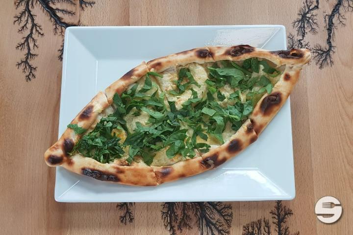 Pide with Spinach - Bistro Zollwyde