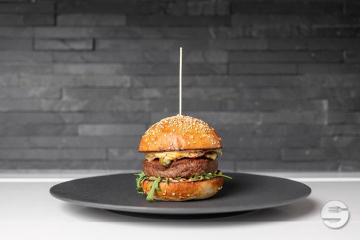 Beef Cheeseburger - L'Atelier Restaurant
