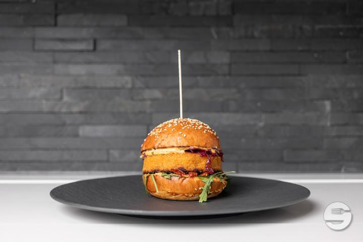 Vegetarian Cheeseburger - L'Atelier Restaurant