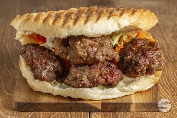 Pljeskavica - Hamburger Bosniaque - Nafaka Grill