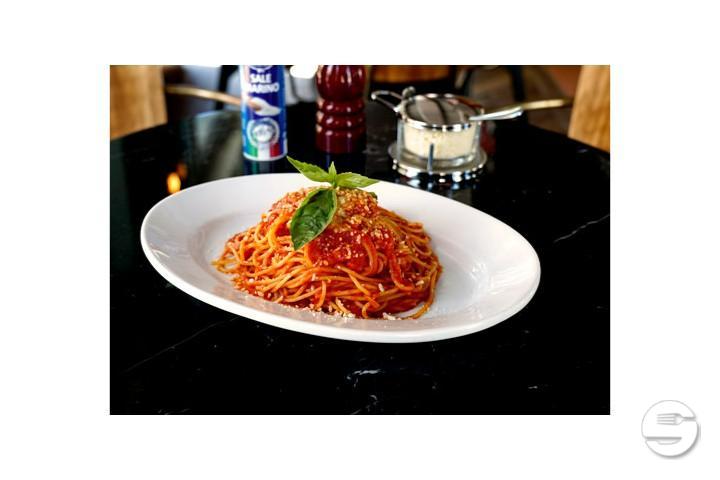 Spaghetti Pomodoro - L'Osteria Luzern